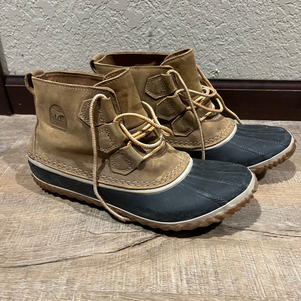 Sorel Women's Out N About Leather Rain Snow Boot